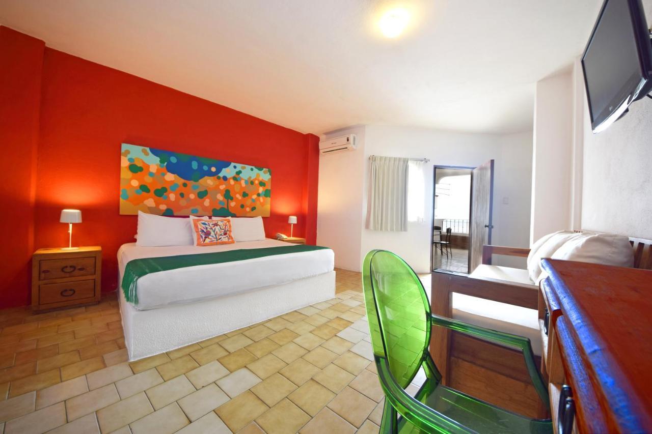 Emperador Vallarta Beachfront Hotel And Suites Puerto Vallarta Buitenkant foto