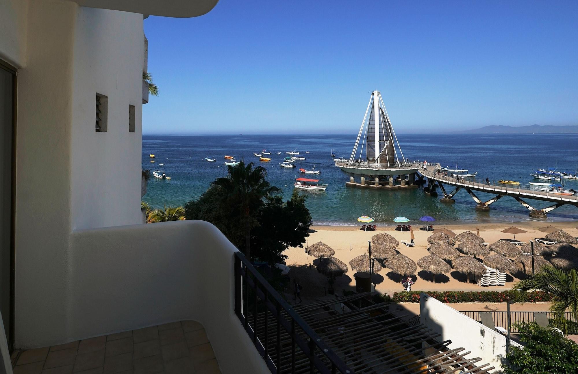 Emperador Vallarta Beachfront Hotel And Suites Puerto Vallarta Buitenkant foto