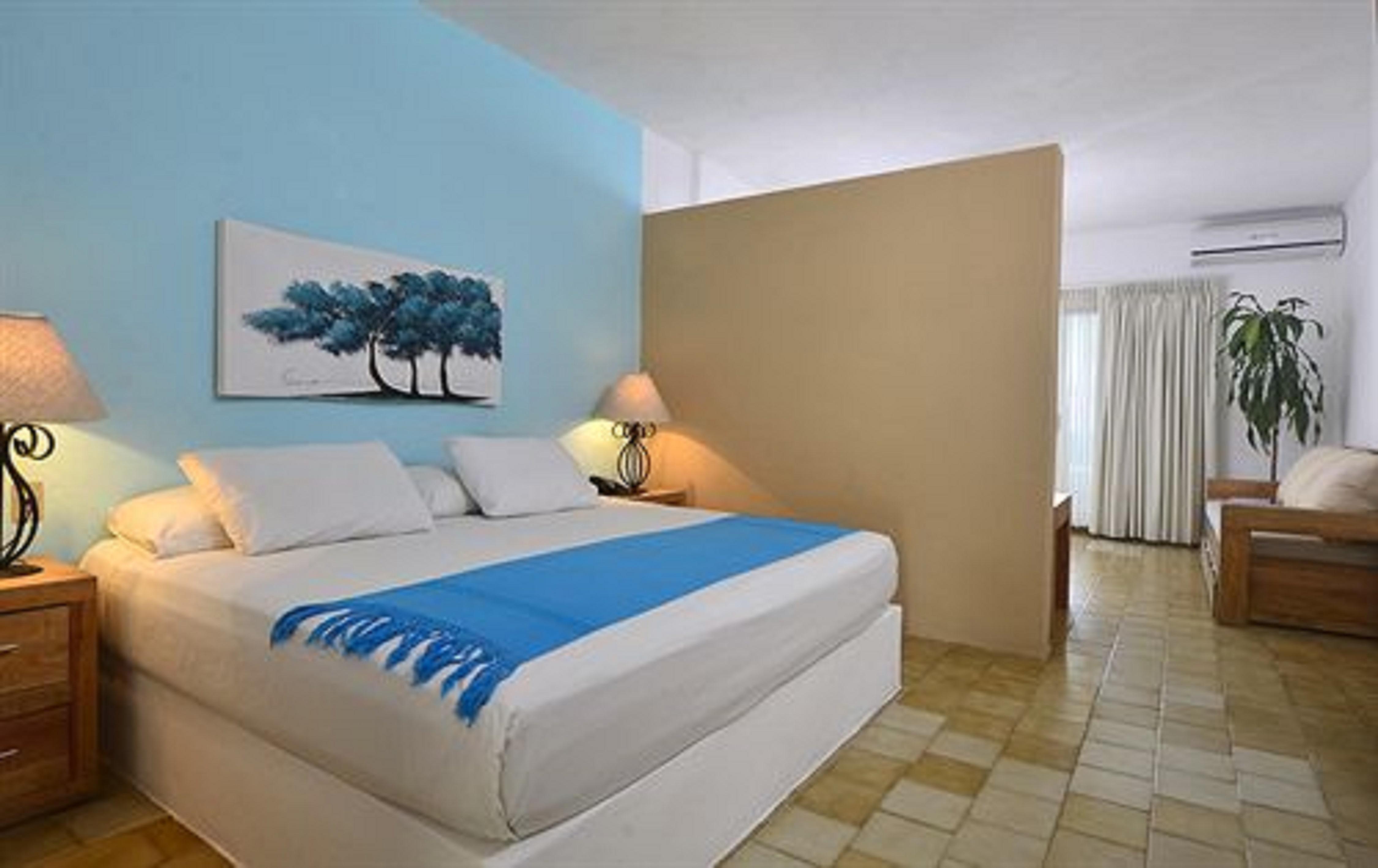Emperador Vallarta Beachfront Hotel And Suites Puerto Vallarta Buitenkant foto