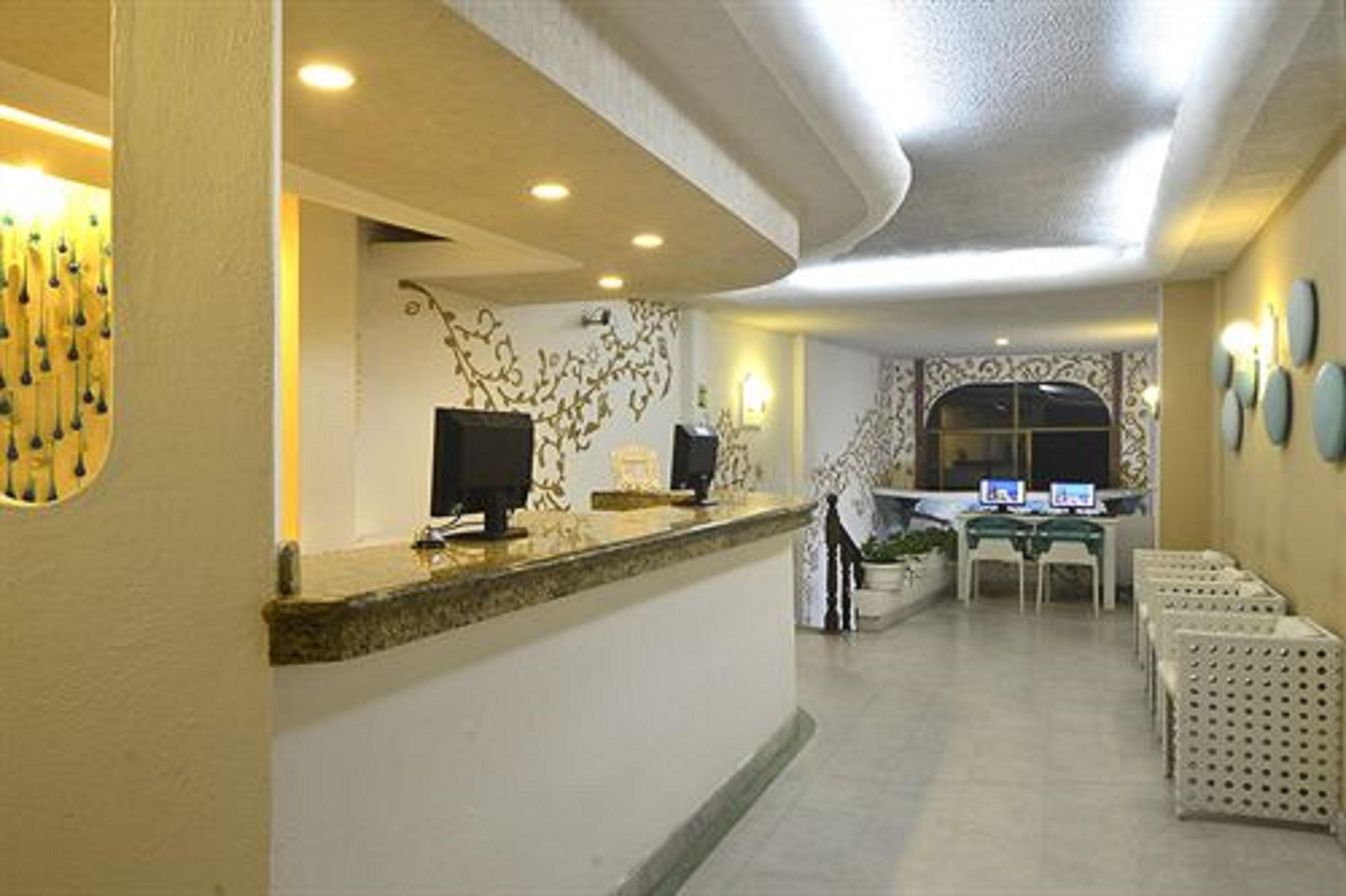 Emperador Vallarta Beachfront Hotel And Suites Puerto Vallarta Buitenkant foto