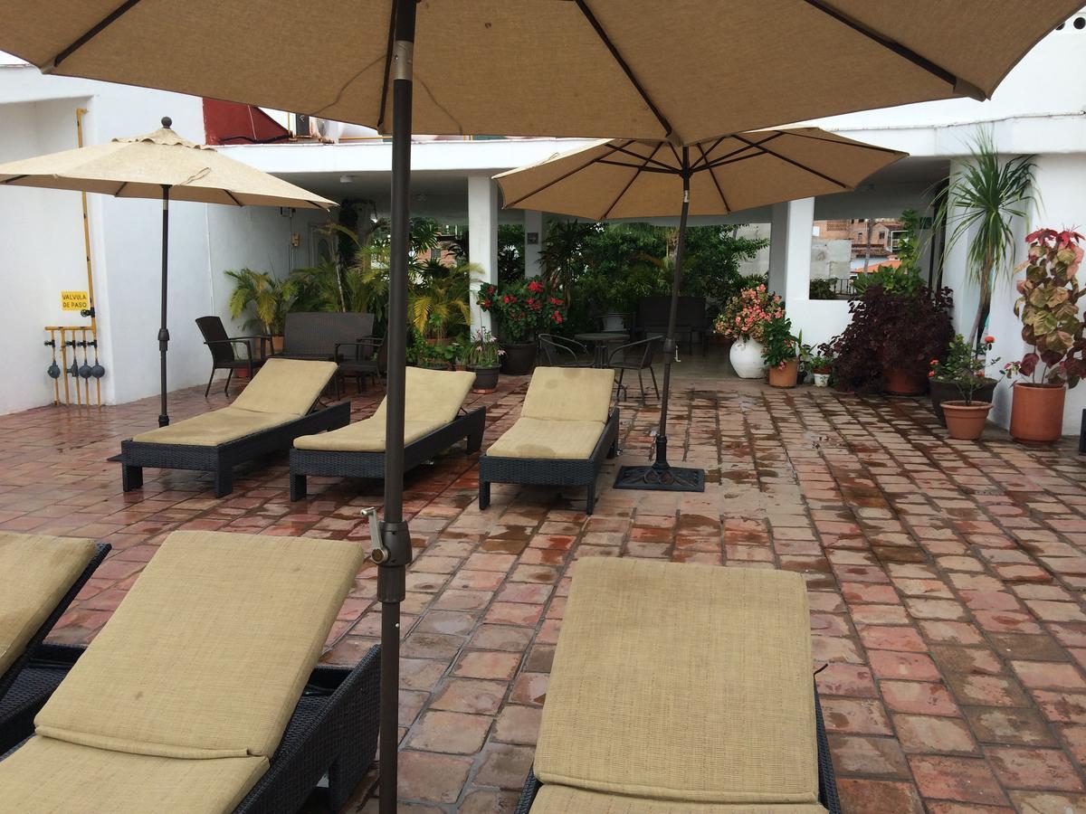 Emperador Vallarta Beachfront Hotel And Suites Puerto Vallarta Buitenkant foto